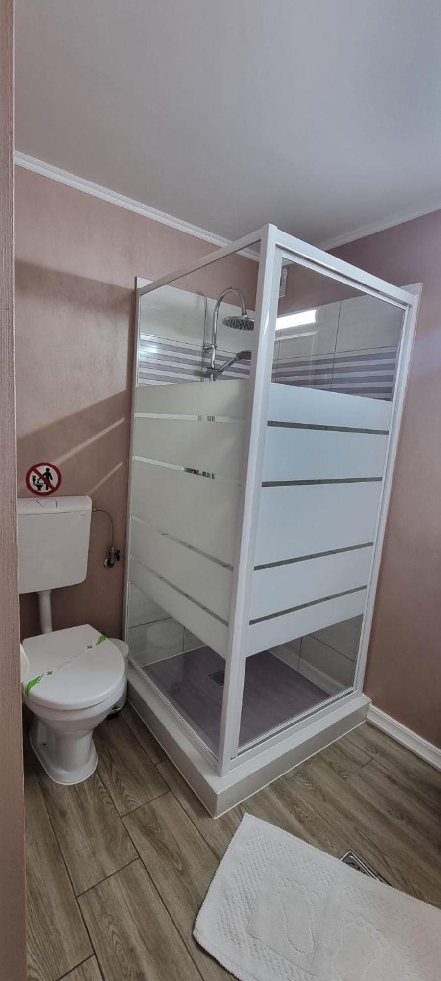 Gazde/Camere de închiriat Casa Martin *